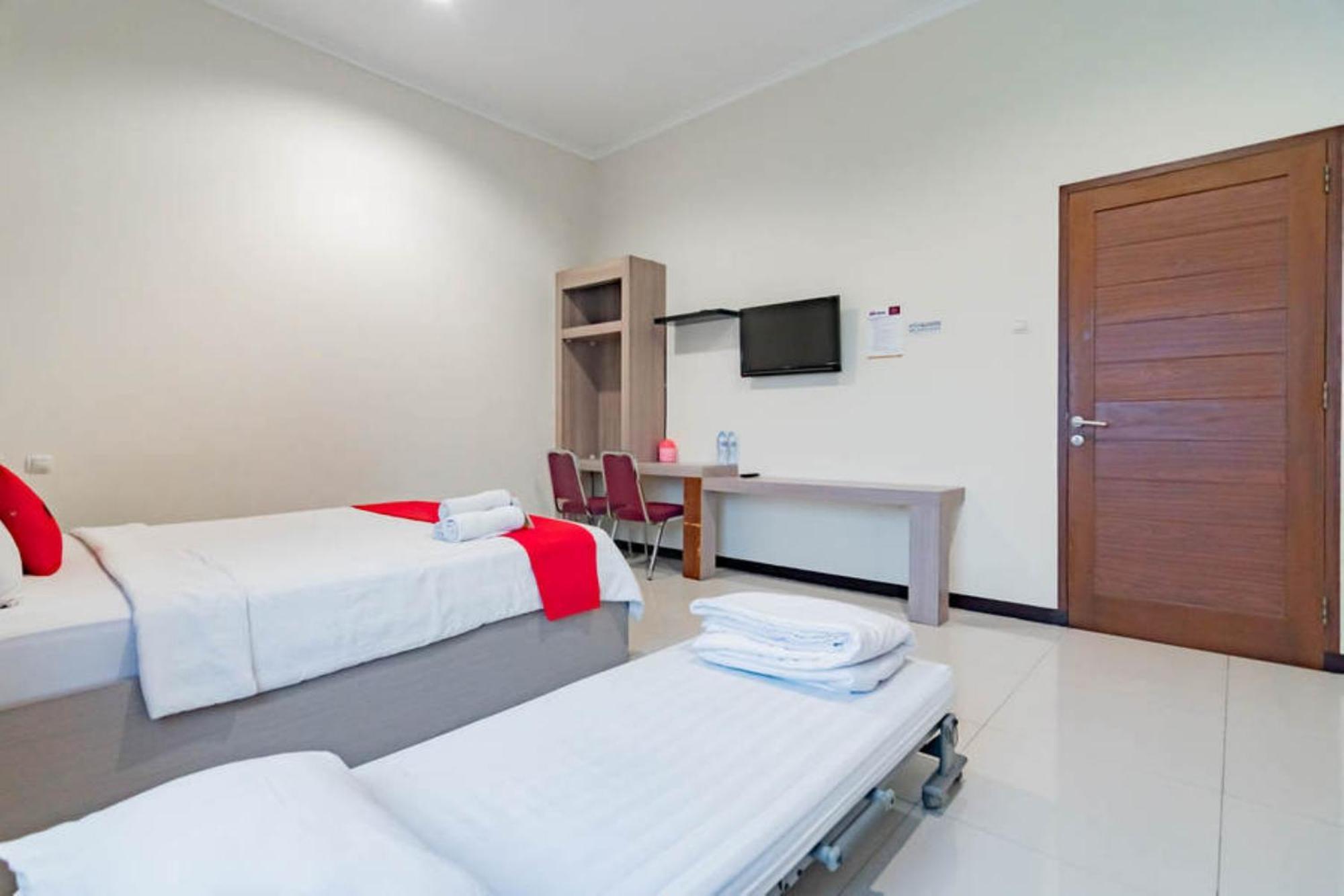 Reddoorz Near Lembang Park & Zoo 2 Hotel Exterior photo